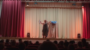 Коллектив СДК "Крылатское" отметил День Театра  представлением