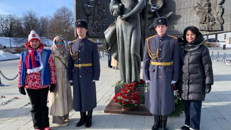 Возложение цветов ко Дню Защитника Отечества